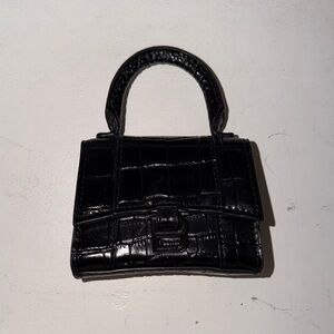 Elegant Black Croc-Embossed Handbag